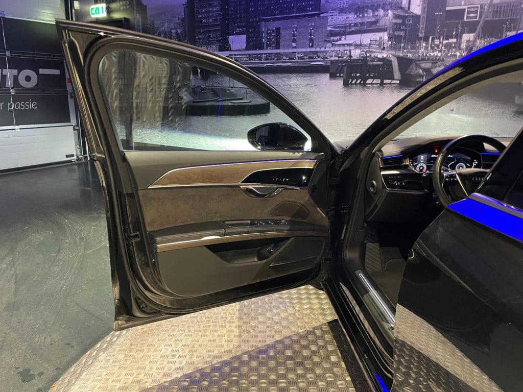 Audi A8 55 tfsi quattro pro line plus *nl-auto*