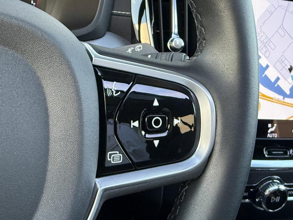 Volvo V60 t6 398pk recharge r-design| panodak| adap.cruise| 360camera| sty