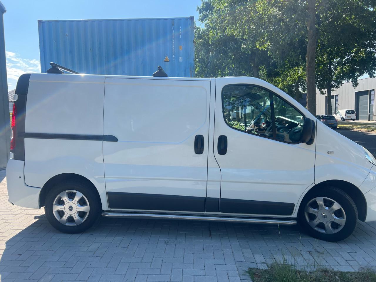 Renault Trafic 2.0 dCi T27 L1H1 Eco 197.465KM