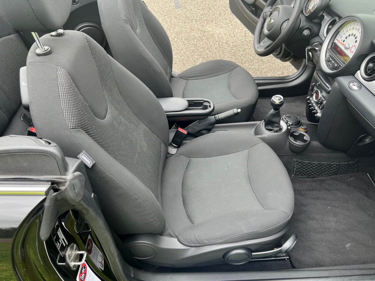 Prachtige Mini One Cabriolet uit 2012 met slechts 114.000 km