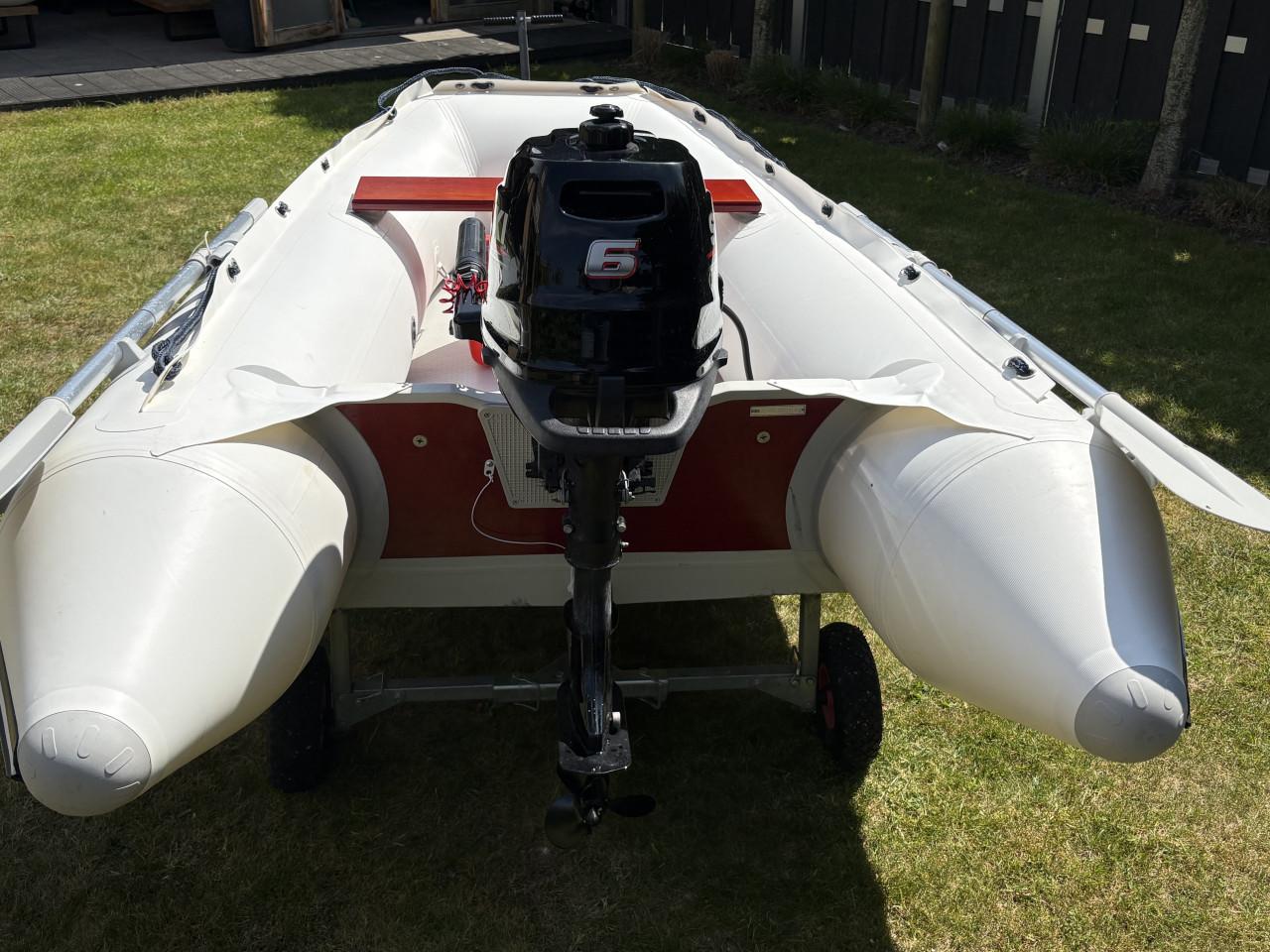 Rubberboot Suzumar 265 met Suzuki 6pk buitenboordmotor