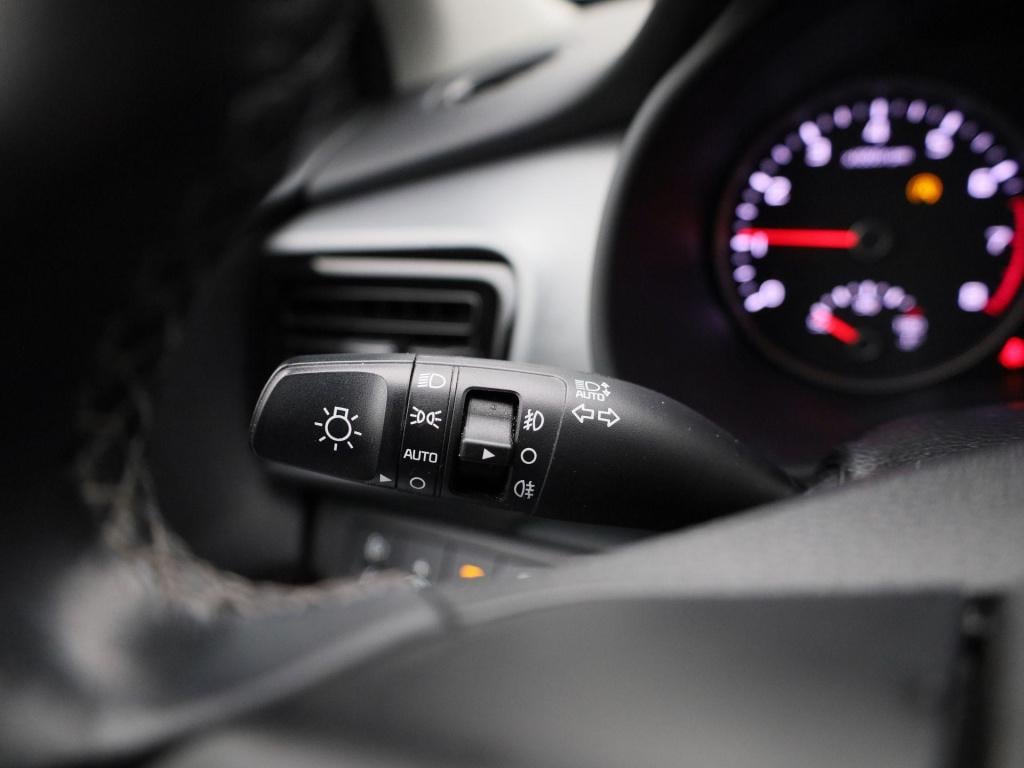 Kia Stonic 1.0 t-gdi mhev dynamicplusline | lmv | navigatie | parkeer senso