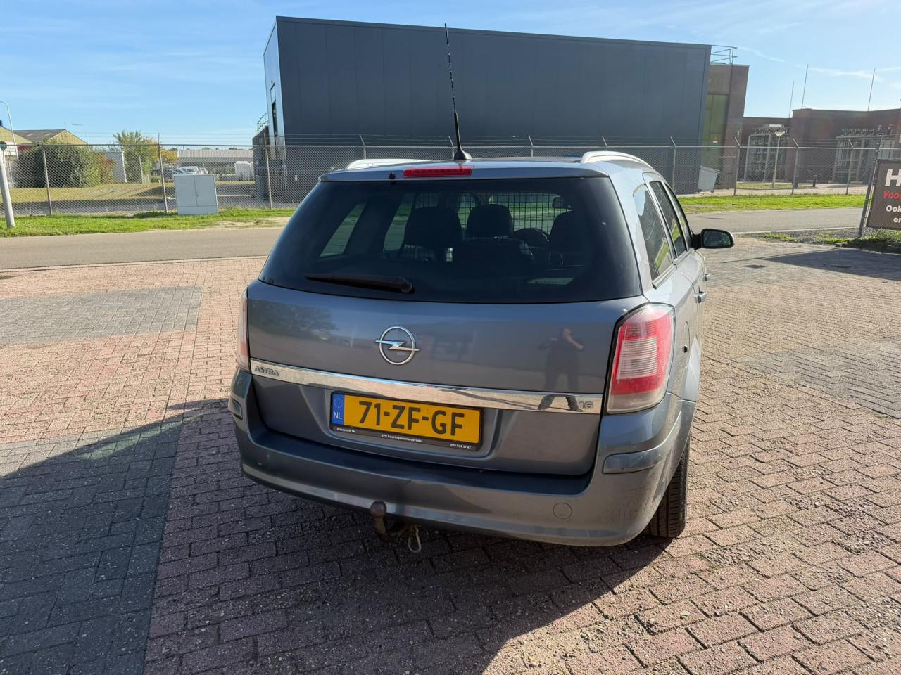 Opel astra station automaat bj 2008  1500 euro