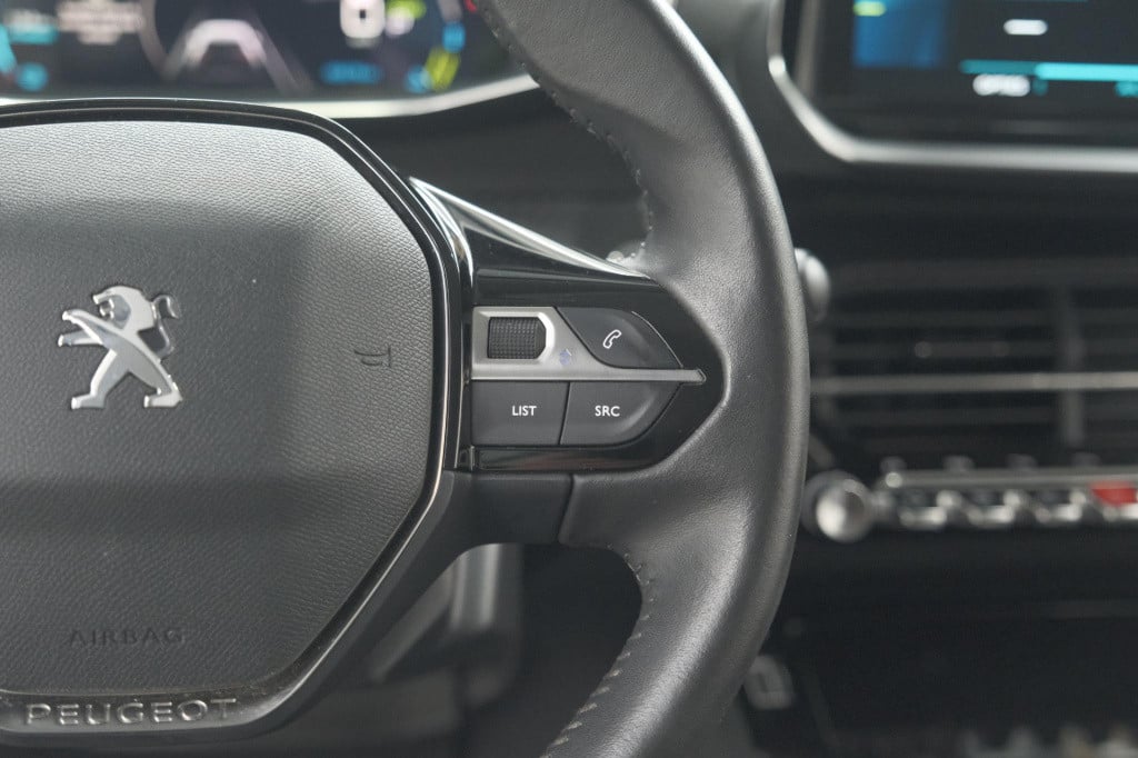 Peugeot E-2008 ev allure pack 50 kwh | 3 fase laadfunctie | camera | naviga