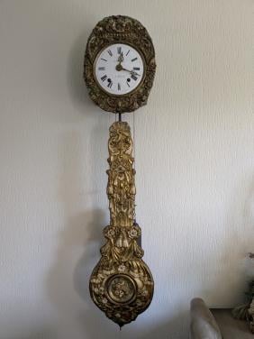 Mooie comtoise klok met bloemslinger