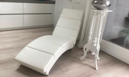 Mooie witte loungebank kunstleer