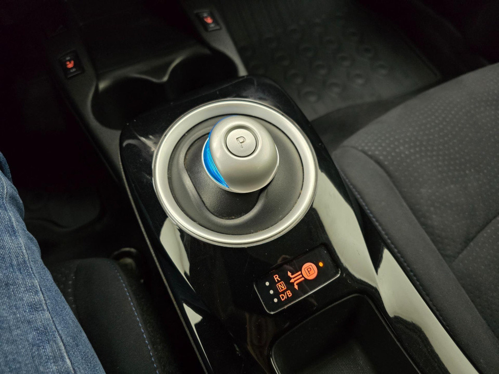 Nissan Leaf occasion acenta 30 kwh met parkeercamera | tweedehands nissan l
