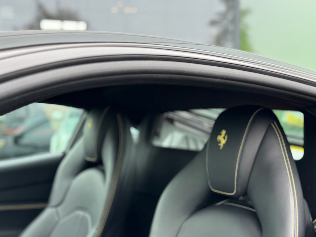 Ferrari 488 3.9 gtb hele * daytona seats * carbon driver zone * dealer onde
