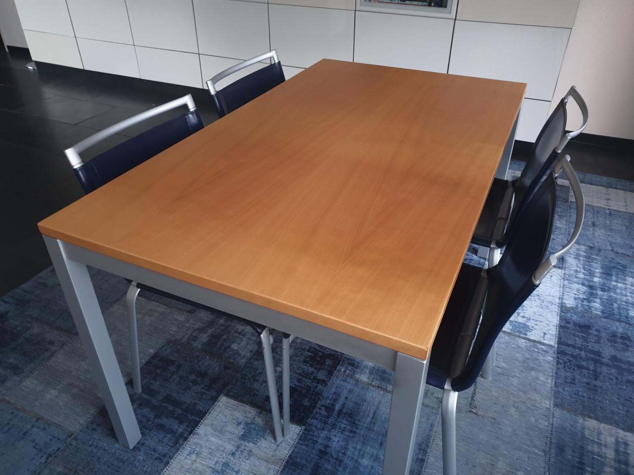 Eettafel met 4 stoelen