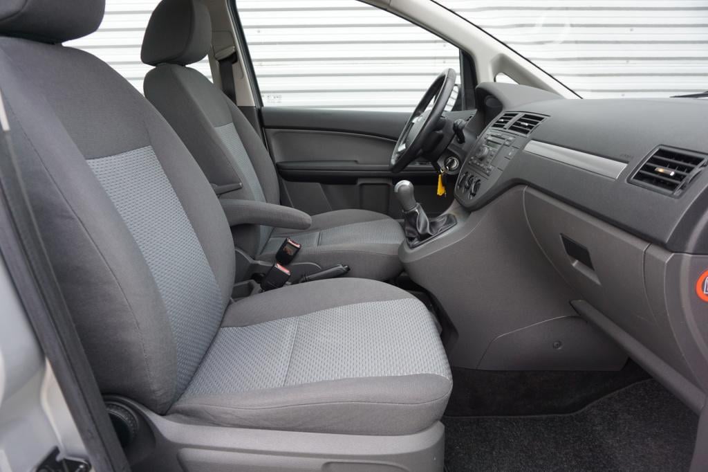 Ford C-max focus 1.6-16v trend airco / elektr. ramen / cruise / parkeersens