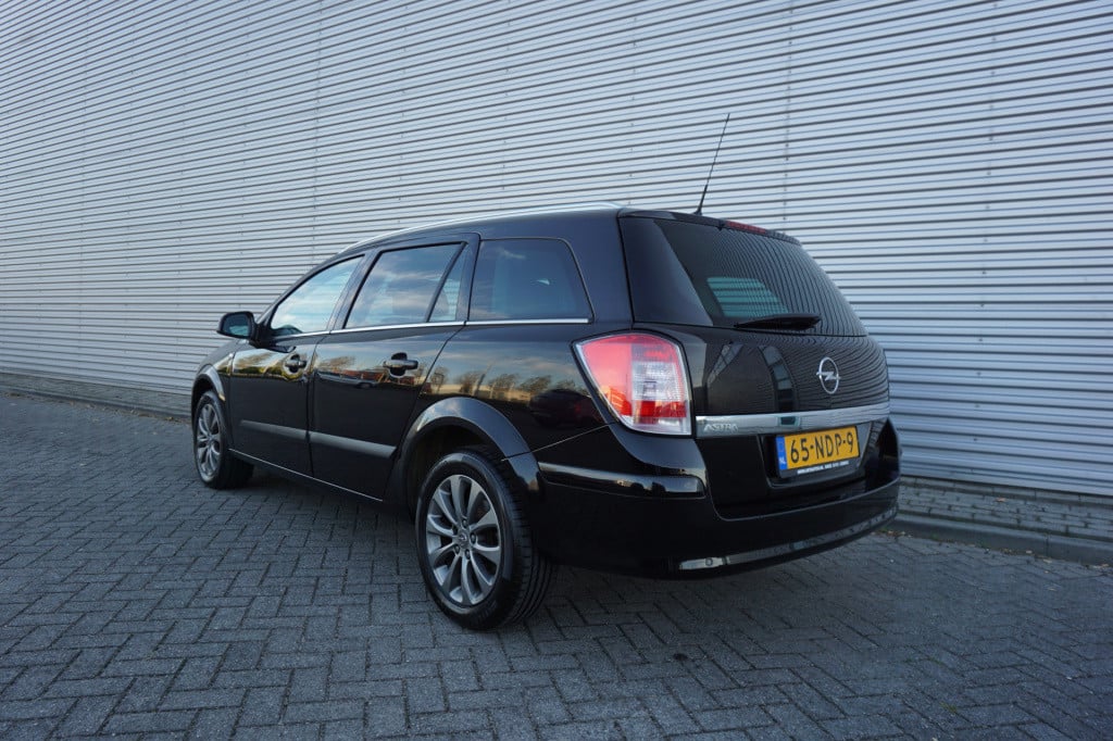Opel Astra wagon 1.6 111 years edition airco / navi / cruise / elektr. rame