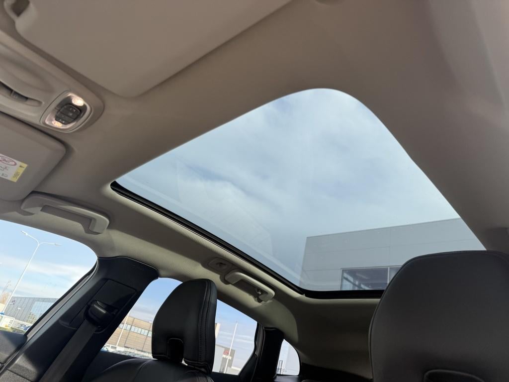 Volvo V40 cross country t3 153pk aut6 polar+ luxury| panodak| camera| leder