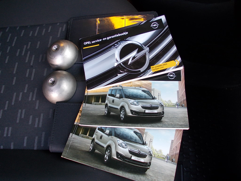Opel Combo 1.3 cdti airco, cruise control, pdc, trekhaak