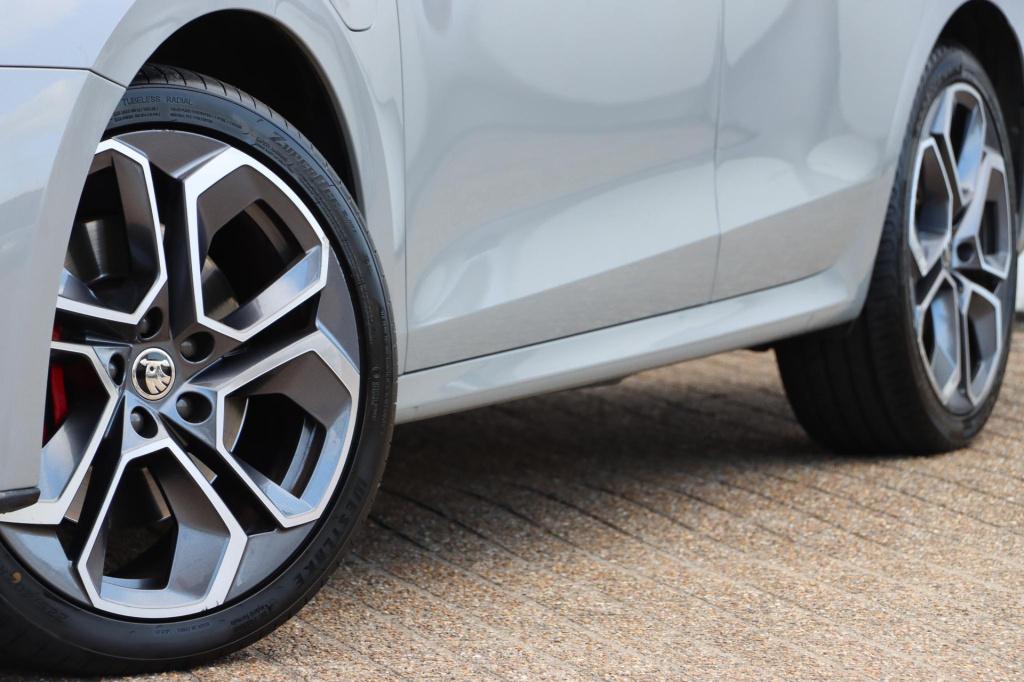 Skoda Octavia 1.4 tsi rs iv phev business 245pk dsg6