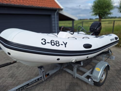 Brig F 360 met 20 pk Mercury met powertrim