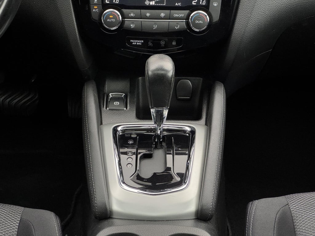 Nissan Qashqai 1.2 n-connecta design pack automaat | panoramadak | navigati
