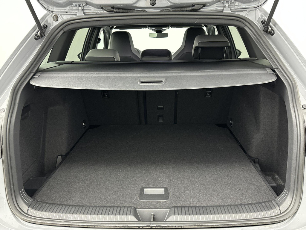 Volkswagen Golf variant 1.5 etsi r-line dsg7