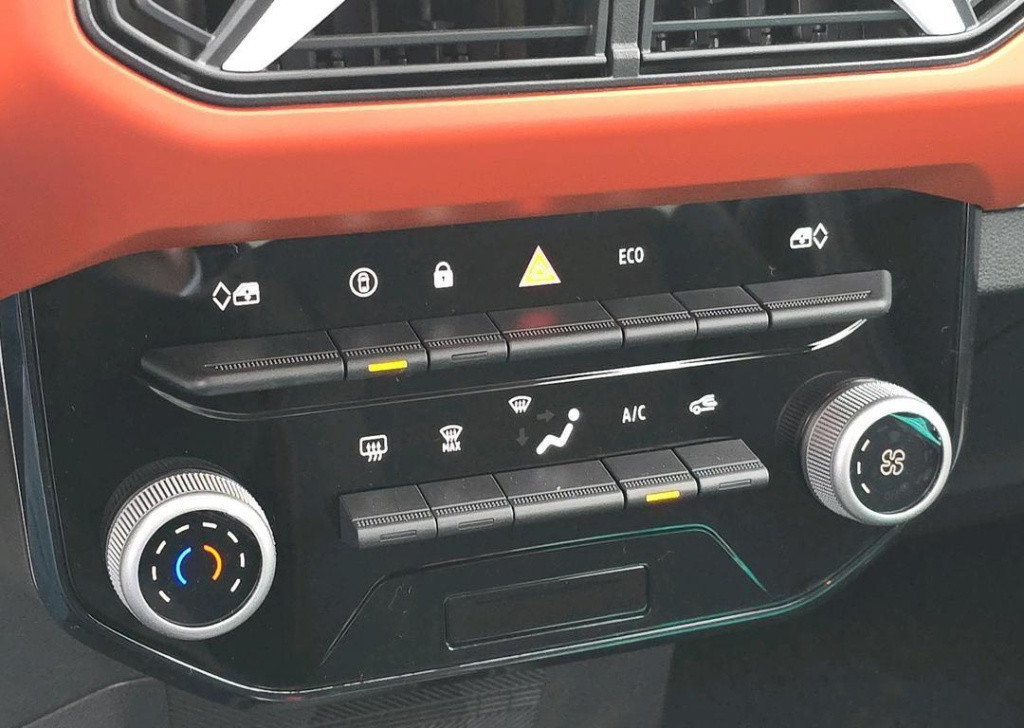 Dacia Spring expression 65 - dc lader 30 kwh