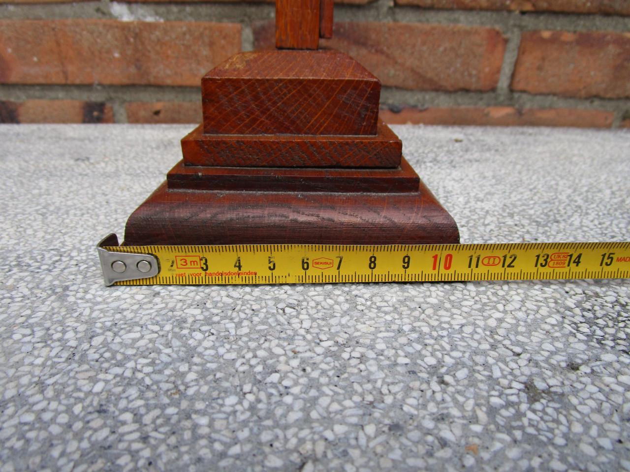 Vintage houten kruis beeld.