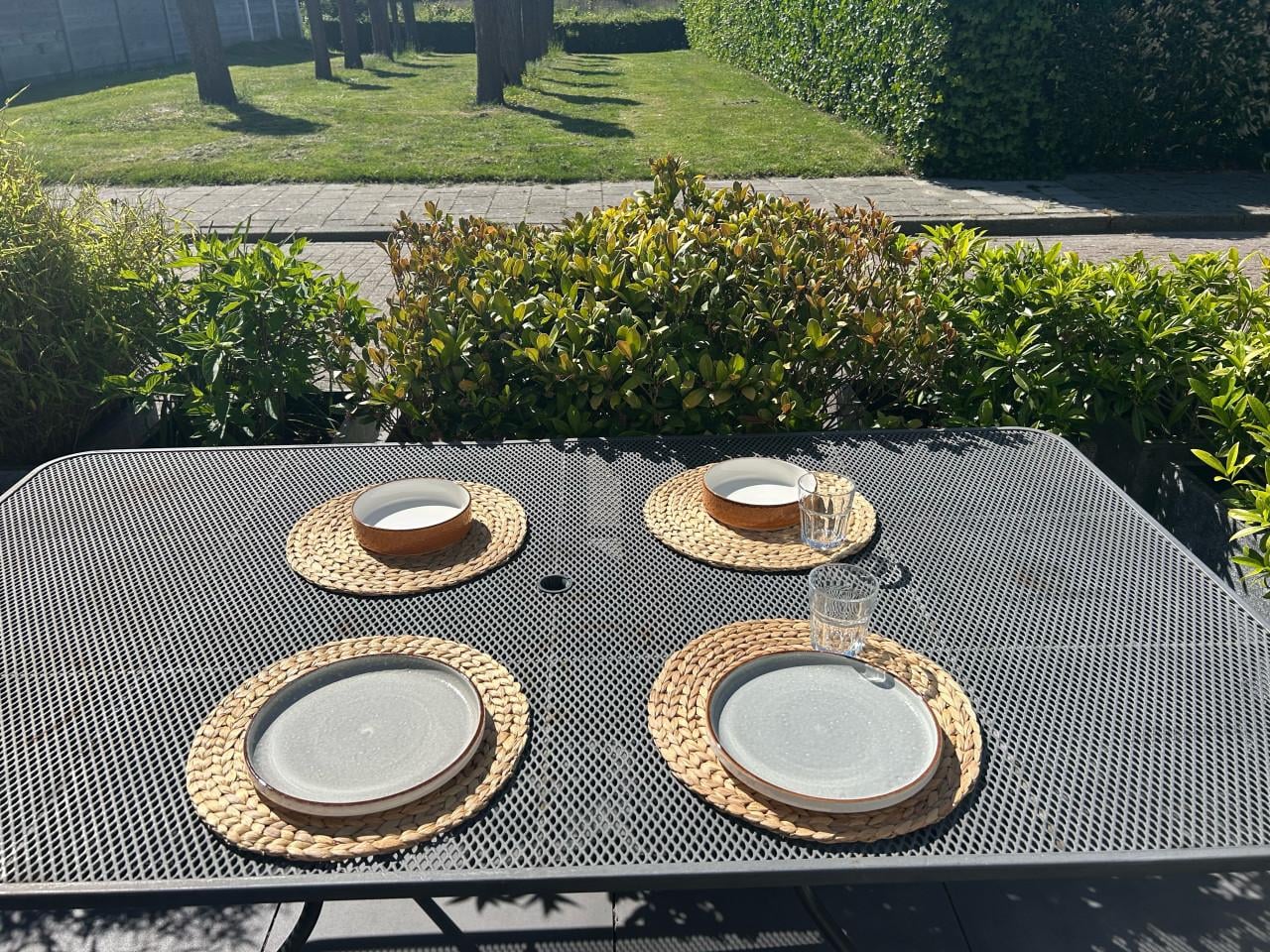 Tuintafel en stoelen