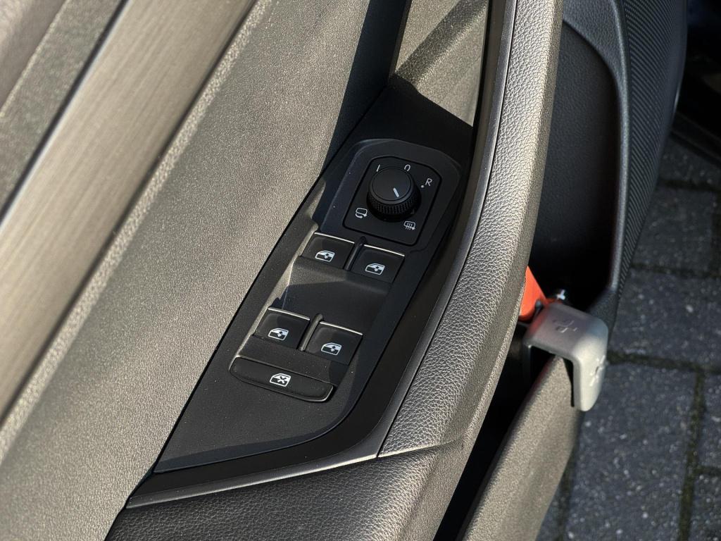 Skoda Karoq 1.5 tsi act business edition automaat nl-auto, vol-leder!