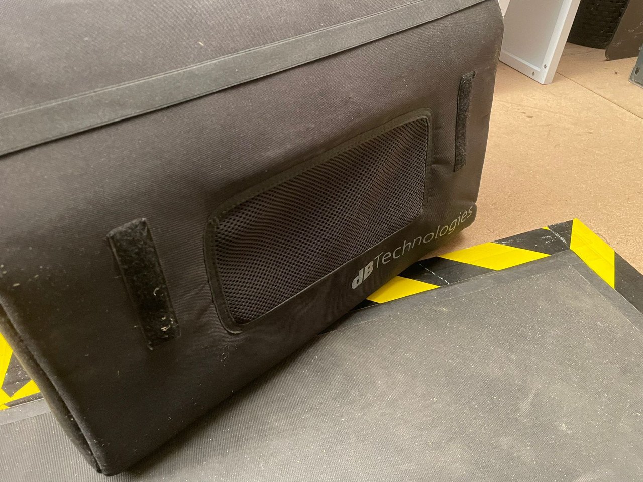 DB Technologies LVX-XM12 actieve coaxiale vloermonitor