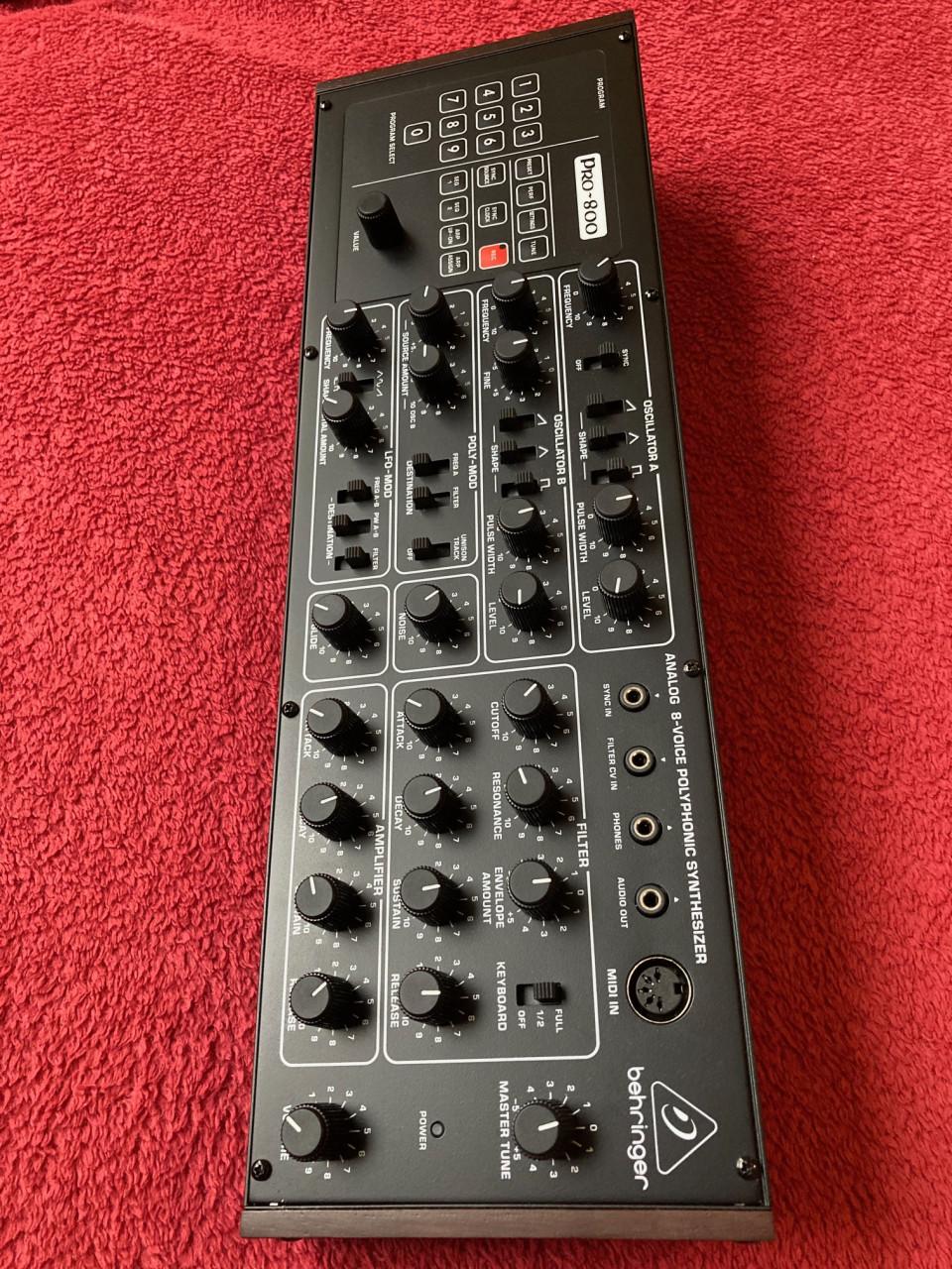 Behringer PRO-800 desktop synthesizer, werkelijk als nieuw