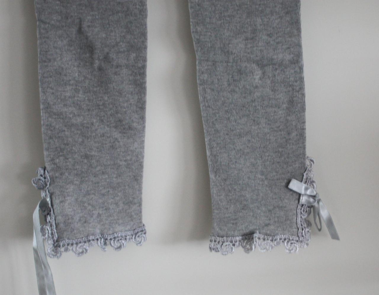 Grijze legging met kanten onderkant maat L