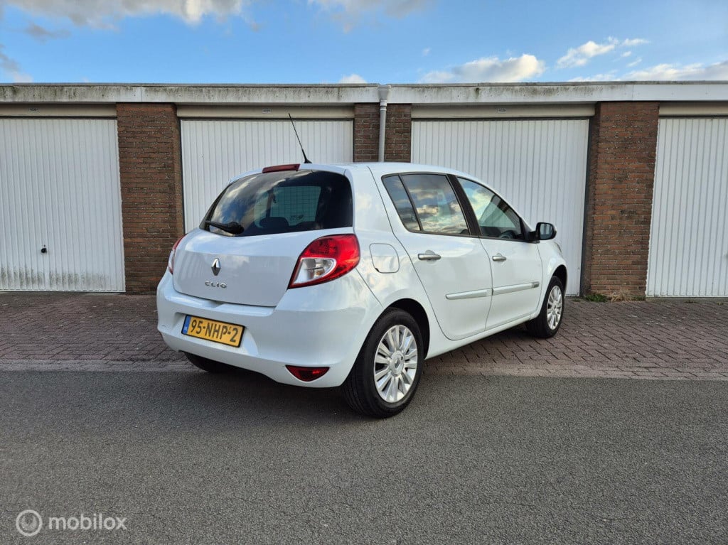 Renault Clio 1.2 authentique/ origineel nl / 5-deurs / cruisecontrol