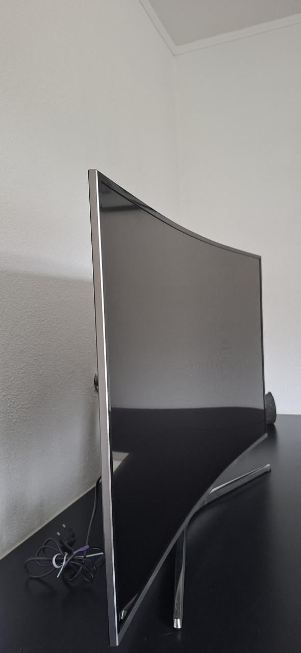 TV Samsung 43inch led smart izgst €199