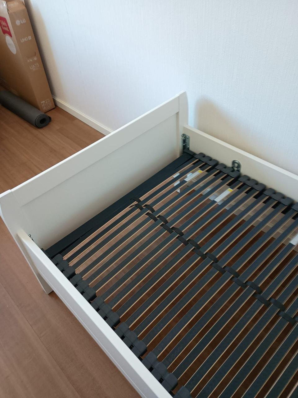 Stevig een persoons bed