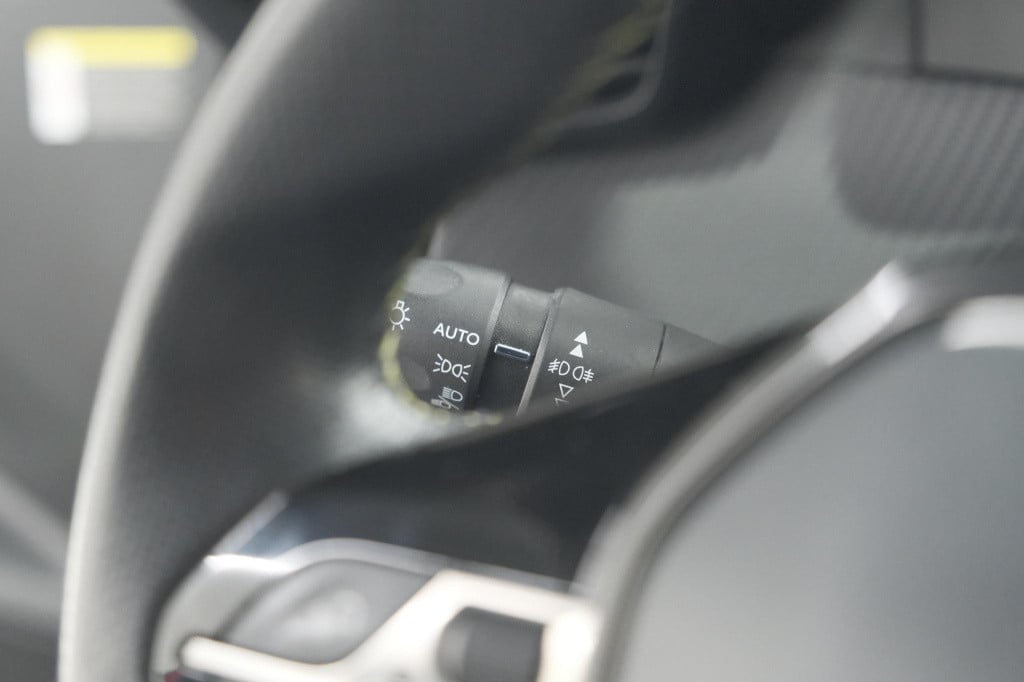 Peugeot 2008 puretech 130 gt-line | trekhaak | camera | apple carplay | par