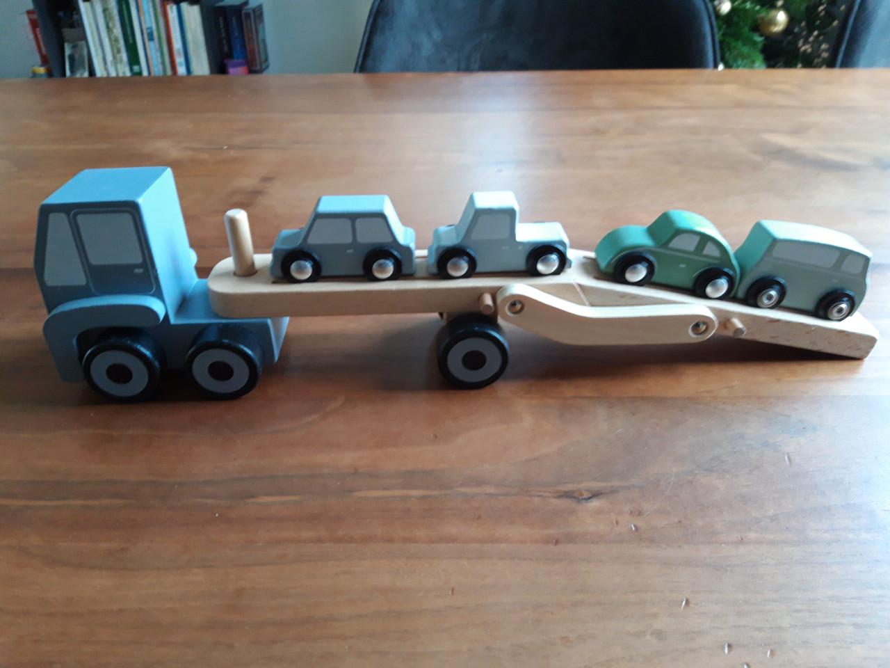 Little Dutch: Vrachtwagen met aanhanger: vervoer personenauto's