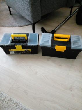 2 x gereedschapskoffertjes.