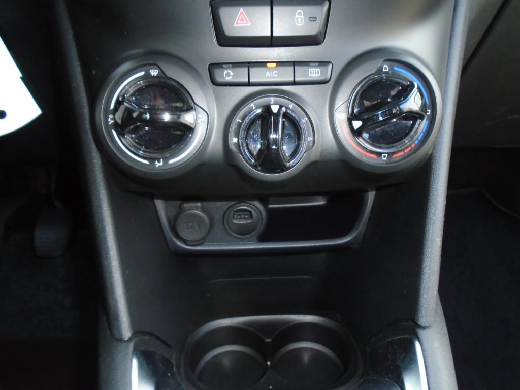 Peugeot 208 1.2 puret. signature