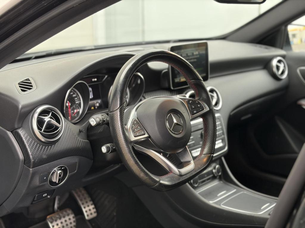 Mercedes-Benz A-Klasse 180 amg night edition plus