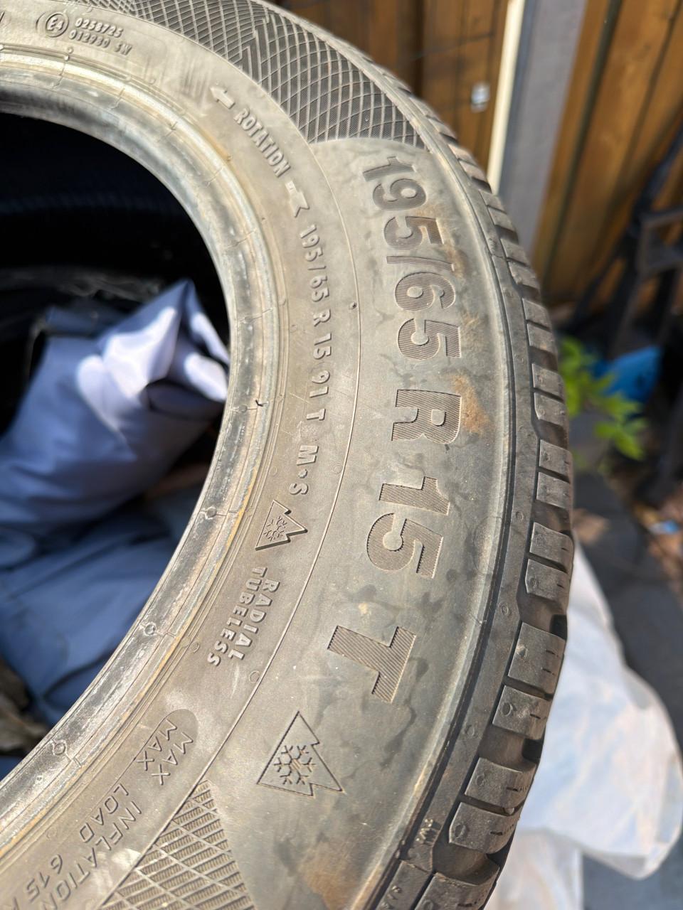 2x continental 195/65/r15 + 4x Bridgestone blizzard 215/65/r16 winter