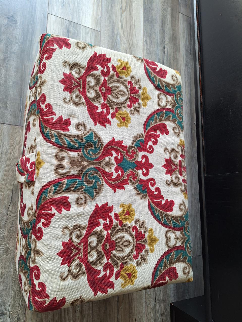 Kist. Bekleed.  Retro item