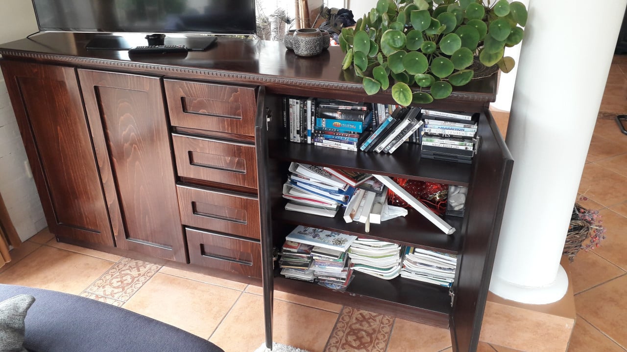 Gratis - mooi dressoir / TV-kast / opbergkast