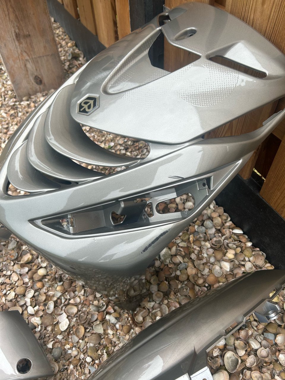 Te koop: Zip kappenset – Wit of  zilver metallic ( met lichte schade)