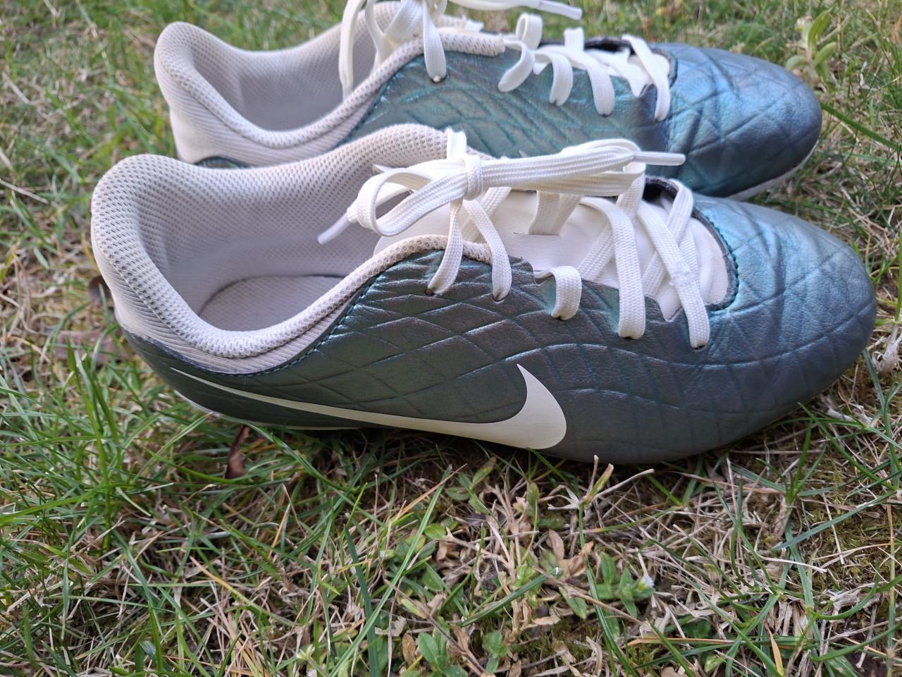 Voetbalschoenen maat 36.5