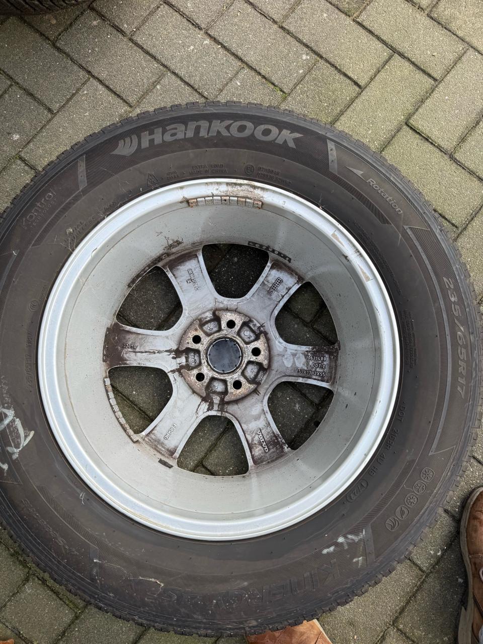 4 velgen 17 inch  volvo xc  met banden