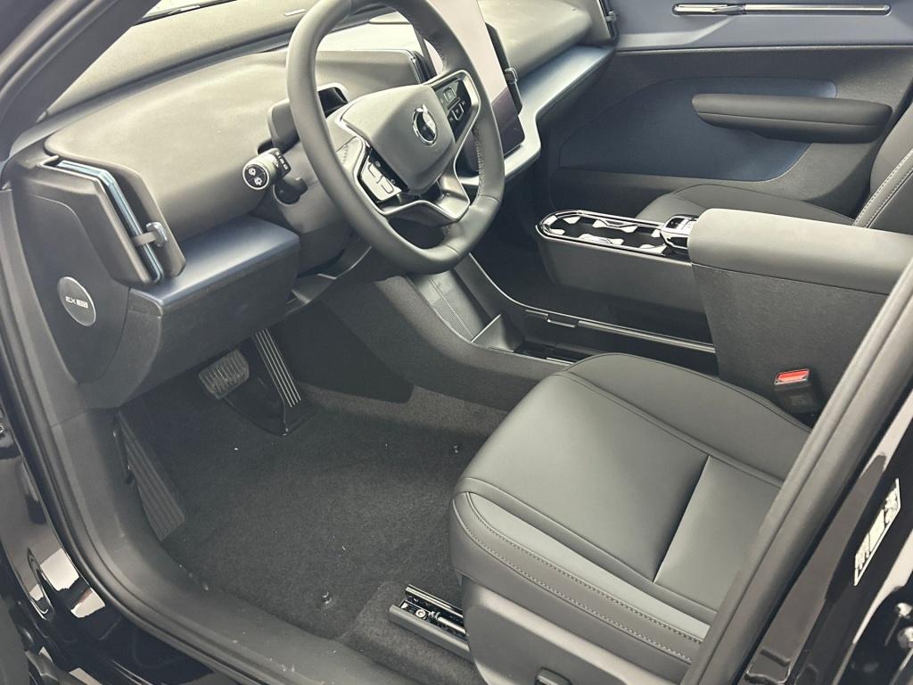Volvo Ex30 p5 extended range ultra black edition | 272 pk |