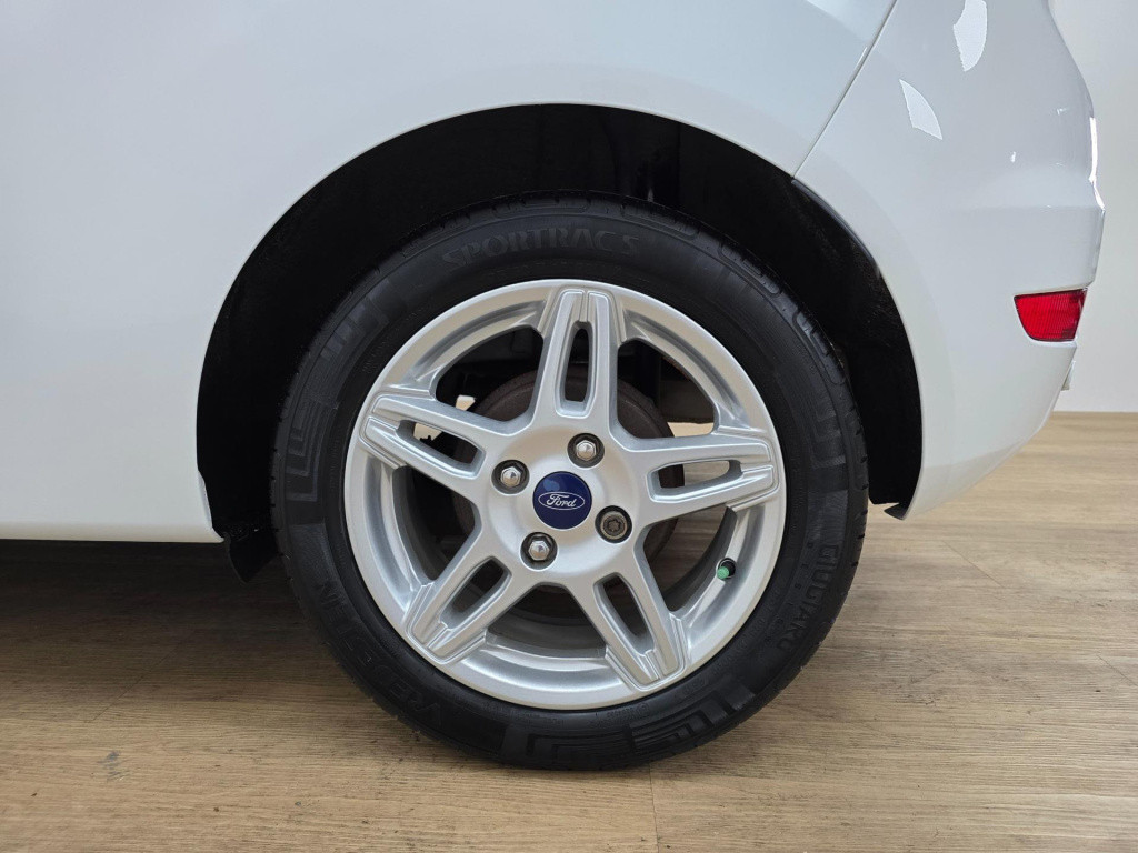 Ford Fiesta occasion 1.0 titanium luxe versie met cruisecontrol en sportvel