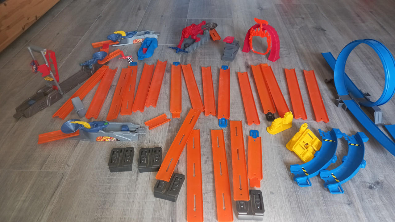 Hotwheel garage en veel toebehoren