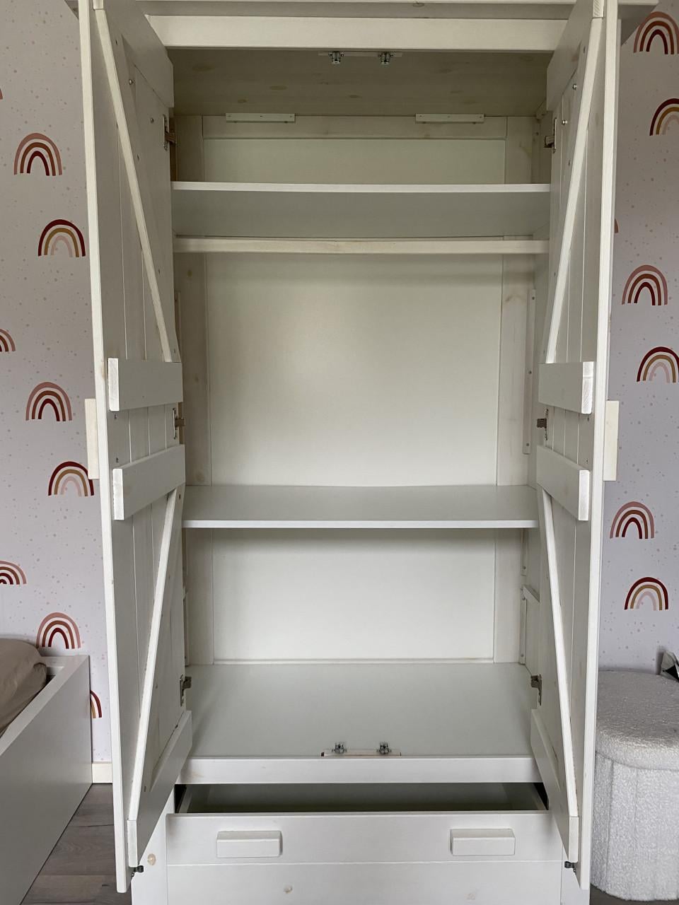 Kledingkast voor kinderkamer
