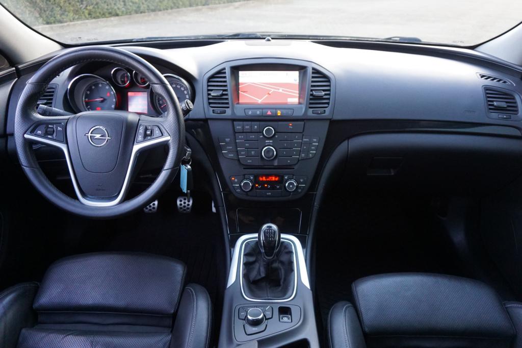 Opel Insignia sports tourer 1.6 t cosmo climate / navi / cruise / leder / p