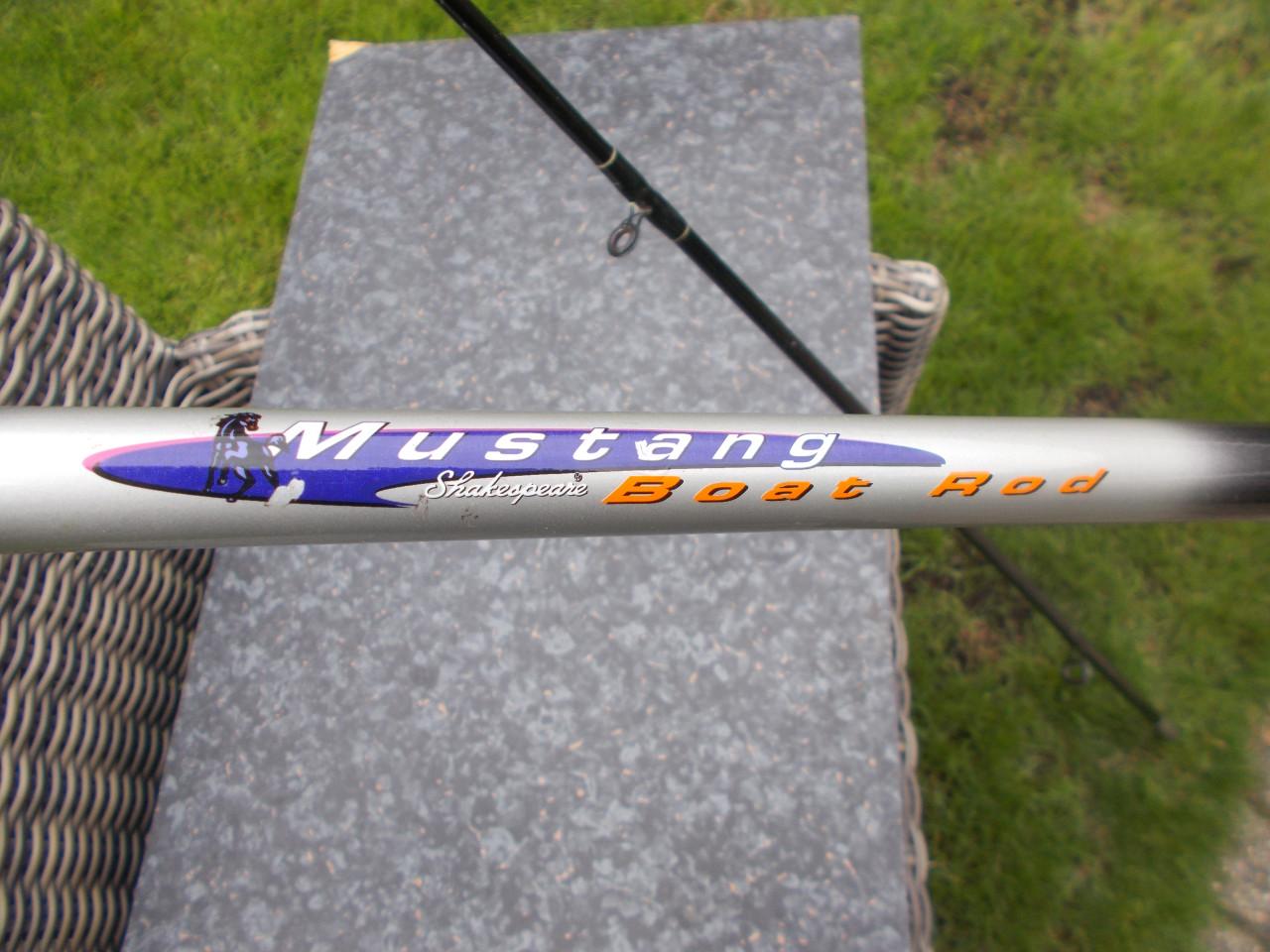 Tweedelige boothengel Shakespeare Mustang lengte 270 cm w.g. 500 gram