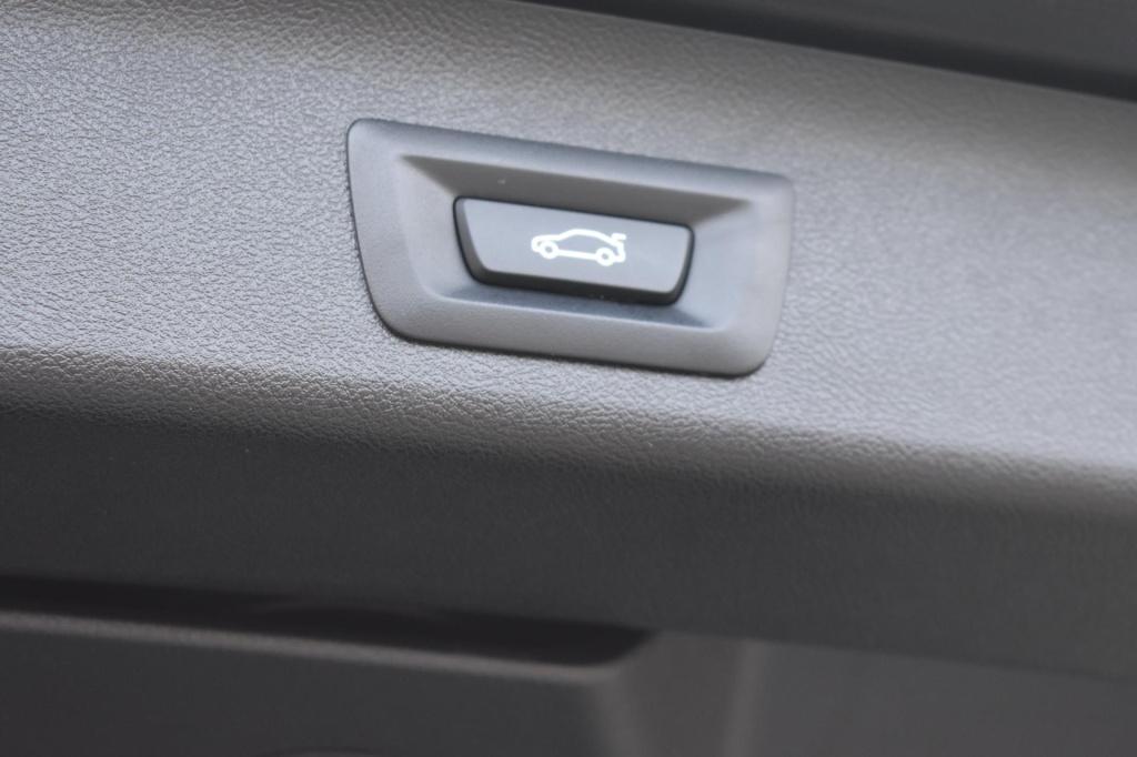 BMW 5 Serie touring 520i m-sport | laserlight | nap | dealer onderhouden | 