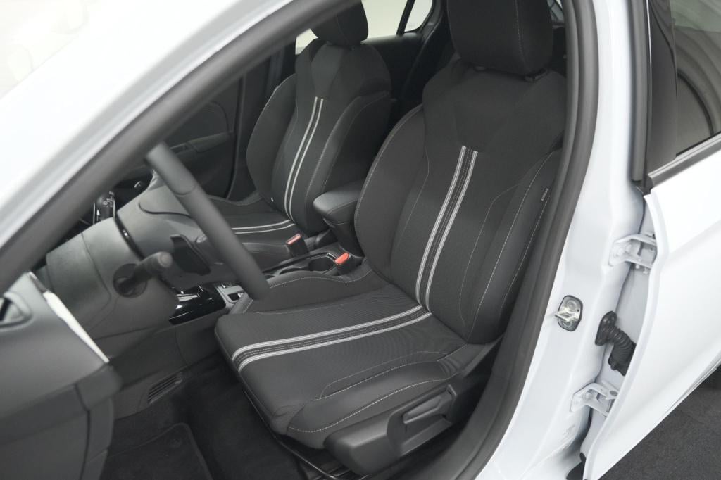 Opel Corsa 1.2 turbo hybrid 110 gs | dodehoekdetectie | adaptieve cruise co